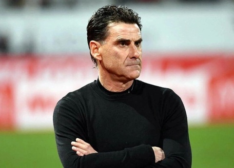 HLV Tholot nói gì sau 4 trận không thắng của Pau FC?