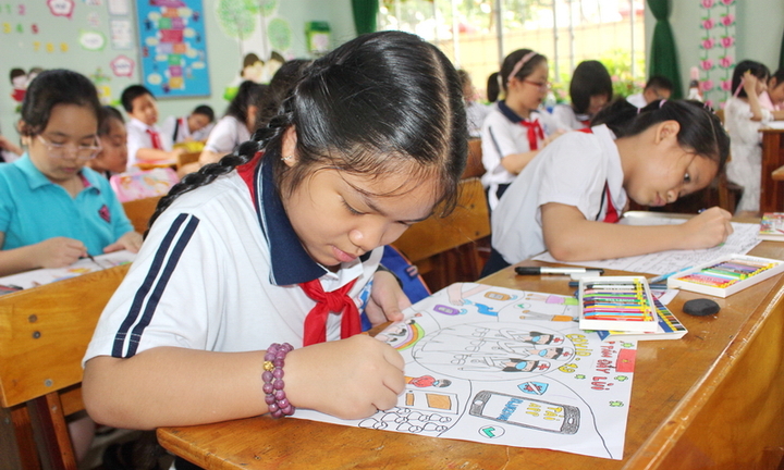 Một tỉnh cấm các trường ép học sinh mua đồng phục đầu năm