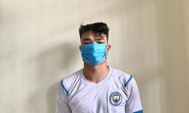 9X dùng dao khống chế, nhốt bạn gái vào phòng để níu kéo tình cảm