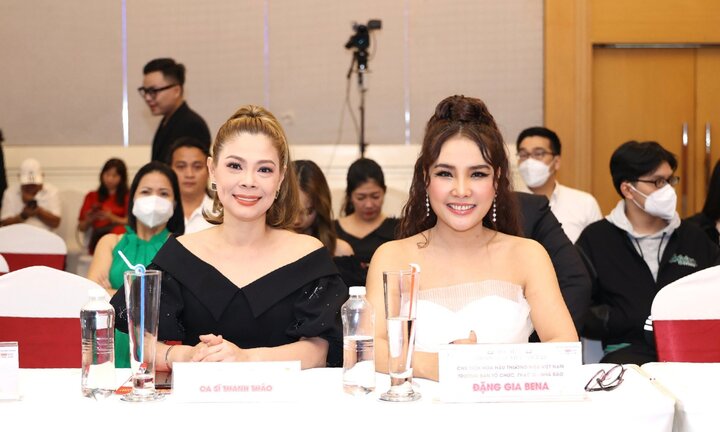 Ca sĩ Thanh Thảo rạng rỡ khi làm giám khảo cuộc thi hoa hậu