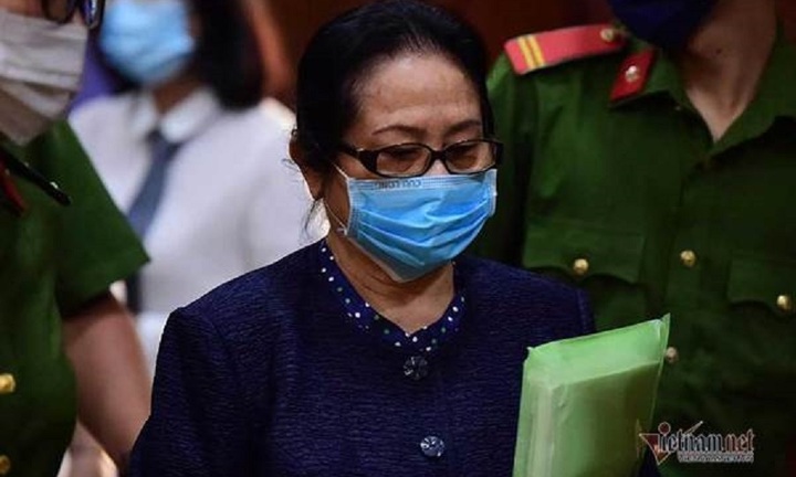 Bà Dương Thị Bạch Diệp nhập viện, phiên tòa phải tạm hoãn