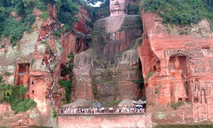 Video: Tượng Phật bằng đá lớn nhất thế giới lộ diện toàn bộ