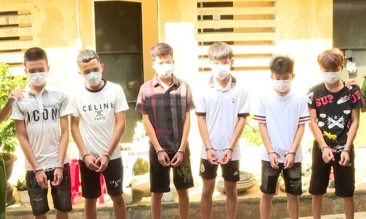 2 đêm liên tiếp, 7 thanh thiếu niên chặn xe máy, cướp tài sản của người đi đường