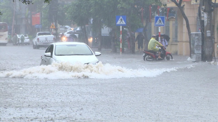 Quảng Ninh sẵn sàng bắn pháo hiệu kêu gọi tàu thuyền về nơi an toàn tránh bão
