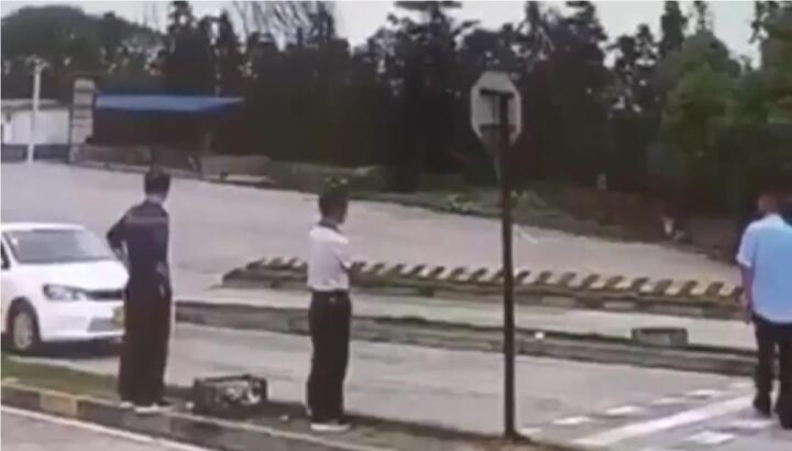 Học viên lái xe khiến thầy sợ 'đứng tim'