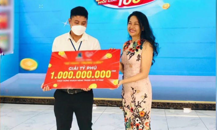Video: Trúng 1 tỷ đồng, nam thanh niên không dám nhận giải vì sợ bị lừa