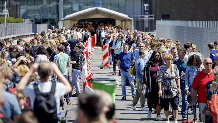 Làm gì để tránh trục trặc khi bay?