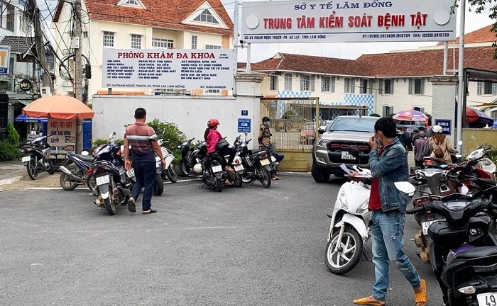 Nhiều nhân viên y tế ở Lâm Đồng nhận tiền của Công ty Việt Á