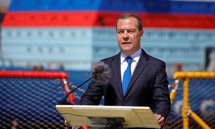 Ông Medvedev: Nga không thể dừng cuộc chiến dù Ukraine từ bỏ ý định vào NATO