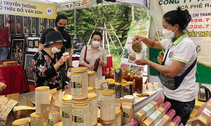 Hưởng ứng ngày 'Quyền của người tiêu dùng Việt Nam' tại Bộ Công Thương