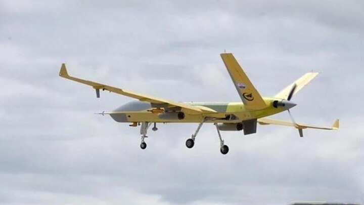 Video: Cận cảnh máy bay gieo mây, tạo mưa nhân tạo ở Trung Quốc