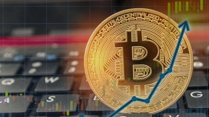Giá Bitcoin hôm nay 30/8: Bitcoin tiếp tục lao dốc