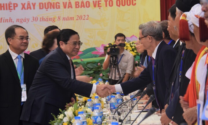 Thủ tướng gặp mặt biểu dương các tổ chức tôn giáo