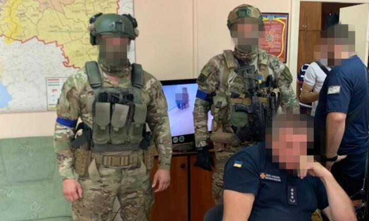 Ukraine điều tra quan chức tham ô hàng viện trợ bán ra chợ đen