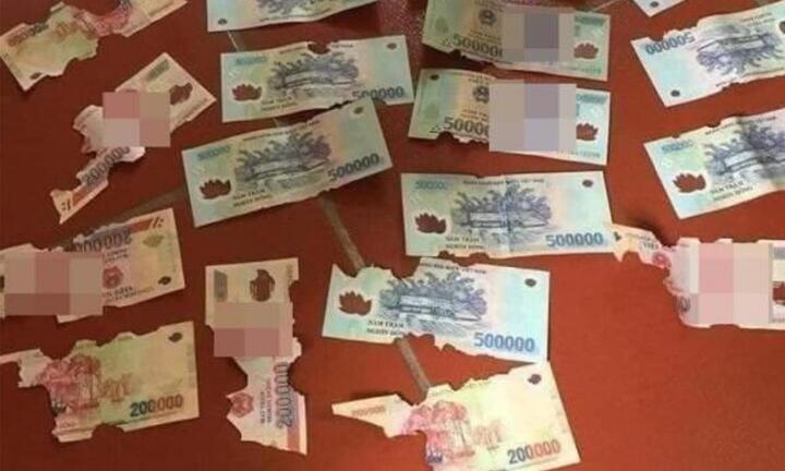 Chồng thành công giấu tiền qua mặt vợ, sau lại phải khóc hận vì sự cố không ngờ 