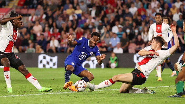 Sterling ghi bàn, Chelsea thua ngược Southampton 
