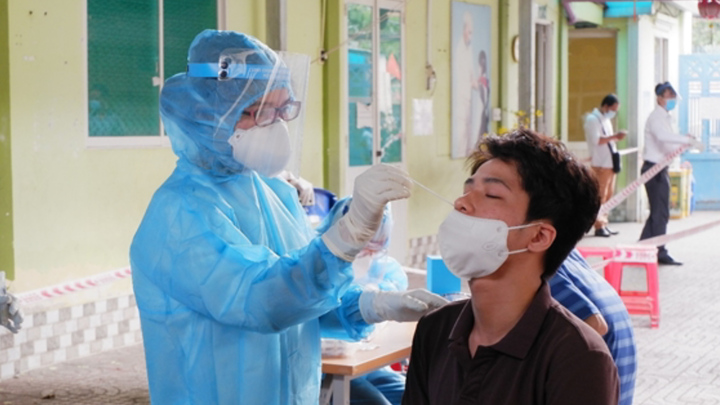 Kịch bản diễn biến dịch COVID-19 nào cho Việt Nam?