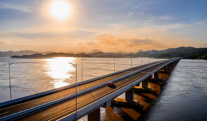 Cao tốc Vân Đồn - Móng Cái: 15 ngày giải phóng mặt bằng, 500 ngày thi công