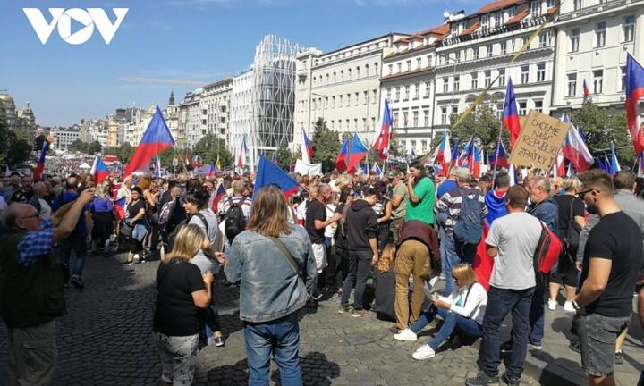 70.000 người biểu tình phản đối chính phủ Séc