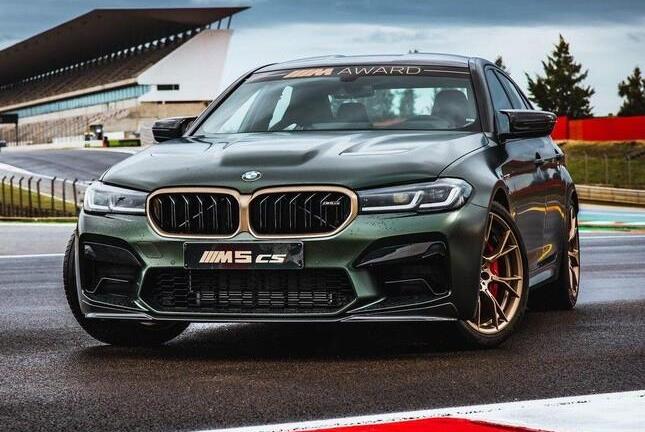 Top 10 sedan hạng sang sở hữu hiệu suất cao