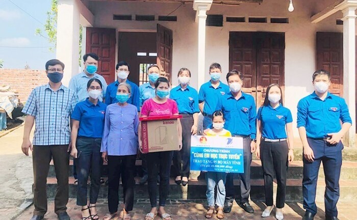 Với 'Sóng và máy tính cho em', không học sinh nào bị 'bỏ lại phía sau'