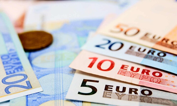 Ngân hàng Trung ương châu Âu tăng lãi suất mạnh chưa từng có