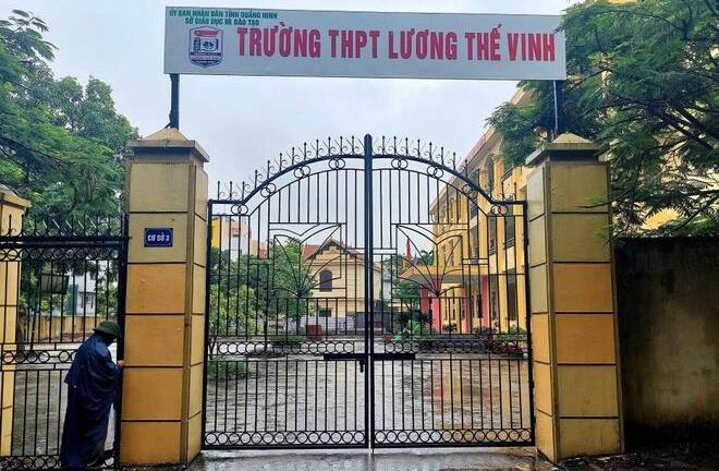 Thanh tra trường tuyển quá chỉ tiêu khiến 135 học sinh suýt bị đuổi