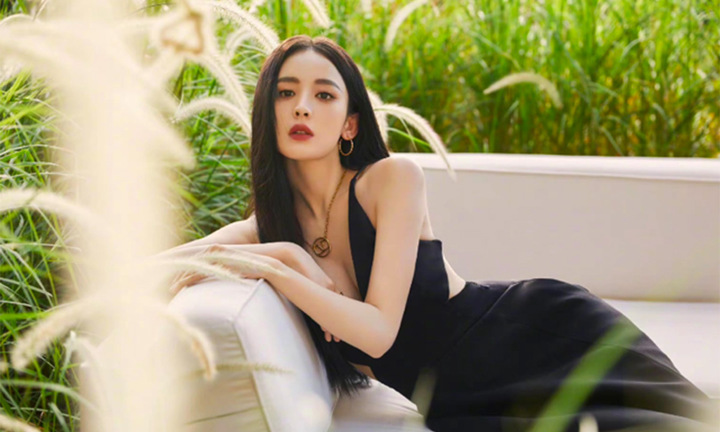 Vận đen đeo bám Cổ Lực Na Trát sau scandal 'tiểu tam'