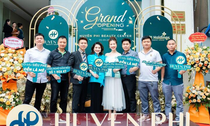 Huyền Phi Beauty Center rộn ràng khai trương: Chuẩn trải nghiệm 5 sao