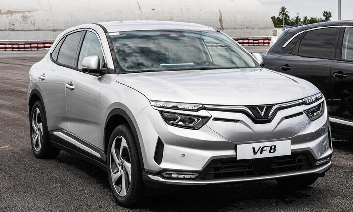 Cận cảnh VinFast VF 8 phiên bản thương mại