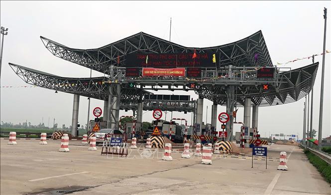 Đề xuất giảm 50% một số khoản phí lĩnh vực giao thông vận tải