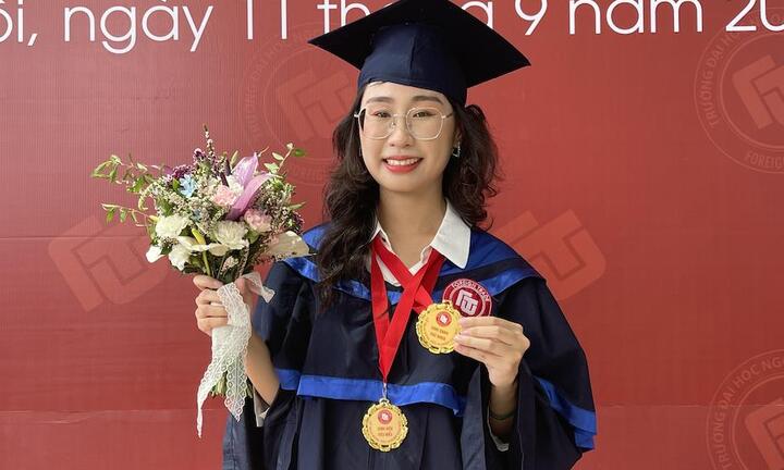 Thủ khoa đầu ra Ngoại thương đạt GPA 4.0: 'Không bao giờ học quá 10 giờ tối'