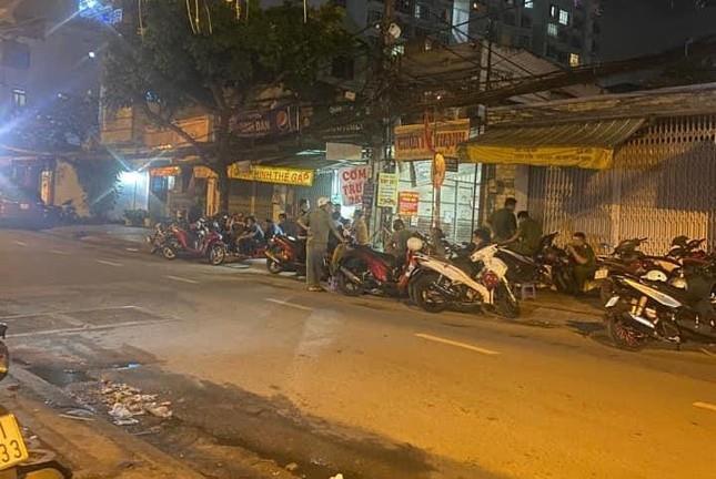 TP.HCM: Mẹ đi lễ chùa, về phát hiện con trai chết trên vũng máu