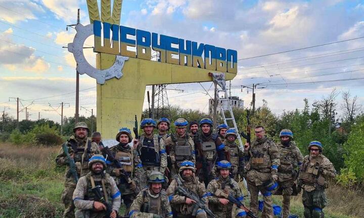 Ukraine nói Nga rút khỏi thị trấn chiến lược ở Lugansk