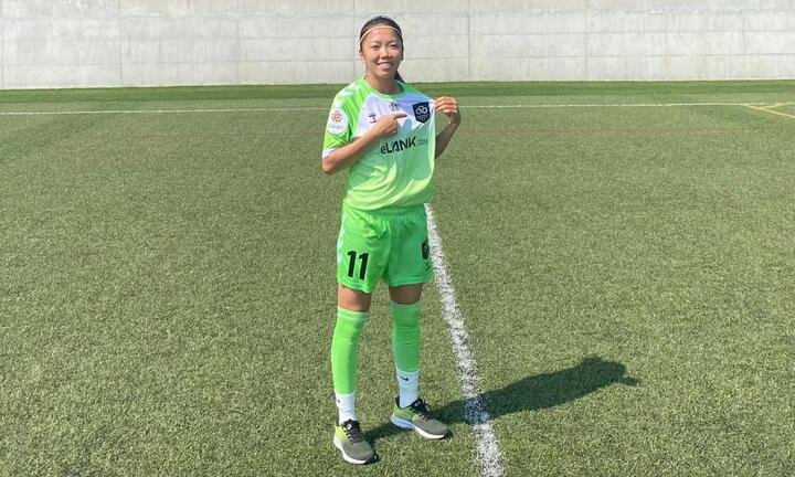 Thực hư chuyện Huỳnh Như đi bộ 20km mỗi ngày đến sân tập của Lank FC
