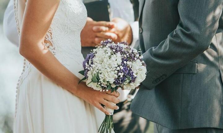 Tuyệt chiêu đối phó khi vừa thử việc đã bị đồng nghiệp mời cưới