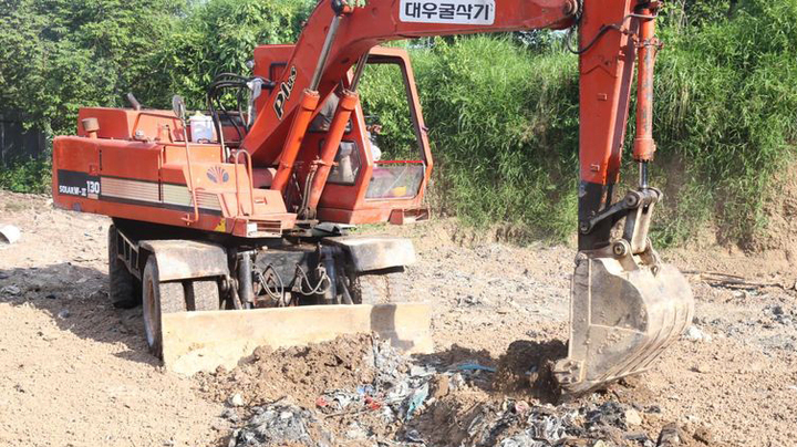 Công an Bình Dương tiếp tục điều tra vụ chôn hơn 2.100 tấn chất thải trái phép