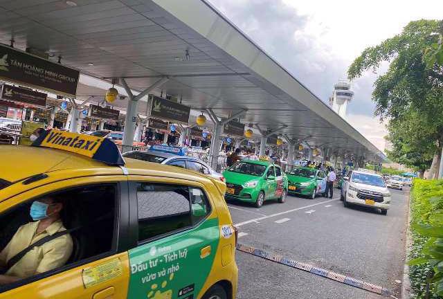 Giá cước taxi ở TP.HCM vẫn ‘khét lẹt’