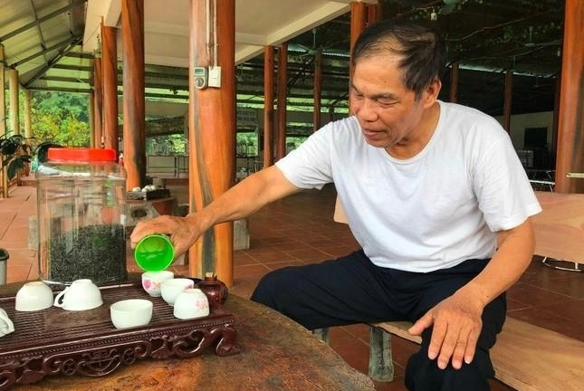 Từ tay buôn gỗ phá sản trở thành 'chúa đảo' trên vùng hồ Hòa Bình