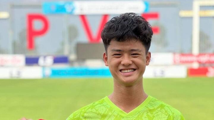 Cầu thủ Việt kiều 19 tuổi quyết định phá hợp đồng ở Cộng hoà Czech về Việt Nam