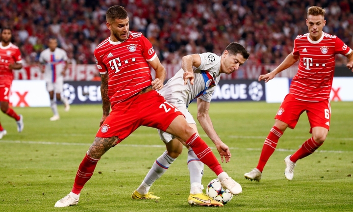 Video: 4 phút ghi 2 bàn hạ Barcelona, Bayern Munich đứng đầu bảng 'tử thần'