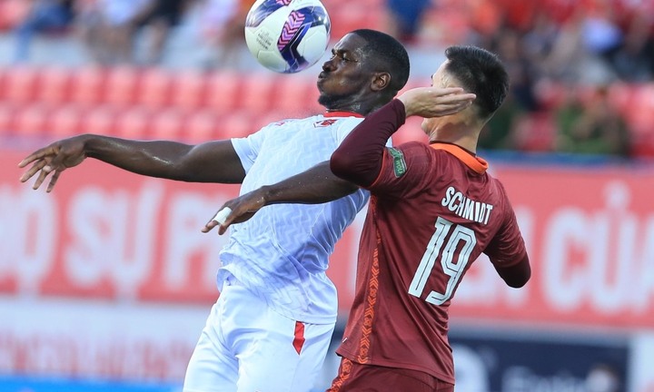 Văn Lâm toả sáng, CLB Bình Định có 1 điểm trước CLB Hải Phòng