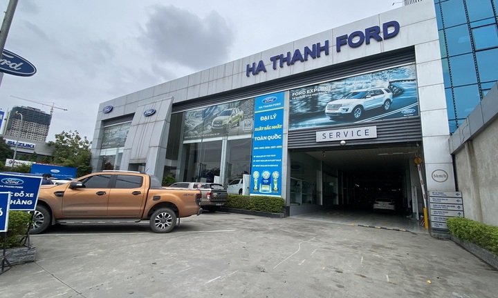 Nhân viên Ford Hà Thành buộc khách mua ô tô phải mua thêm phụ kiện