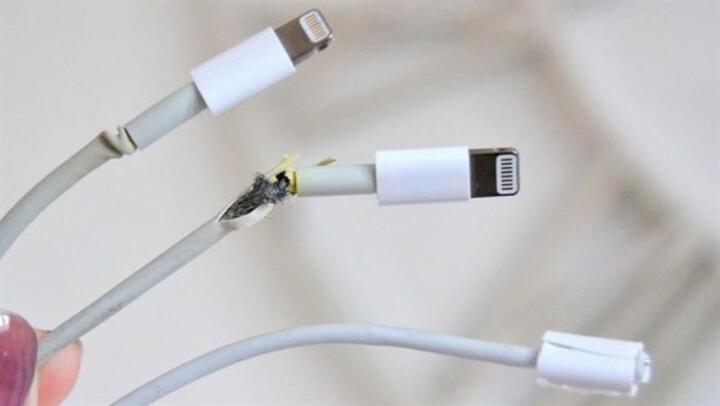 Cách khắc phục tình trạng dây sạc iPhone không hoạt động
