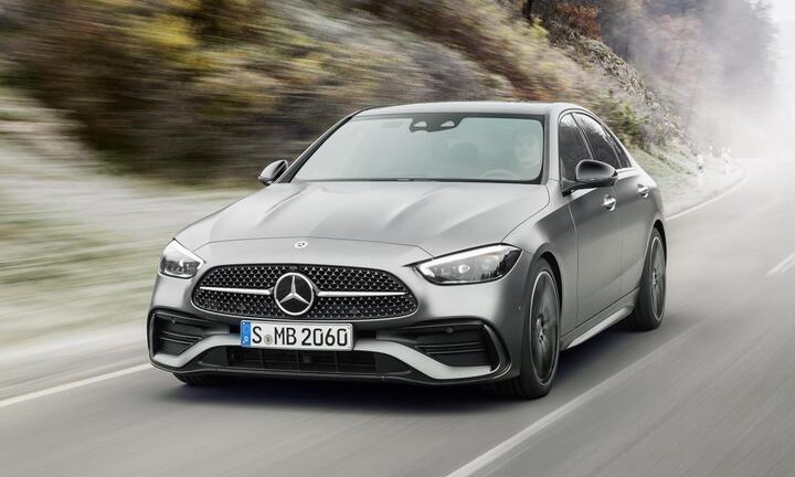 Vì sao Mercedes-Benz C 300 đời 2022 bị triệu hồi? 