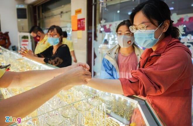 Lỗ hơn 3 triệu đồng/lượng sau hơn một tháng mua vàng