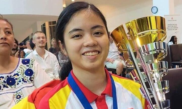 Nữ sinh lớp 11 chuyên Toán trở thành kiện tướng cờ vua thế giới