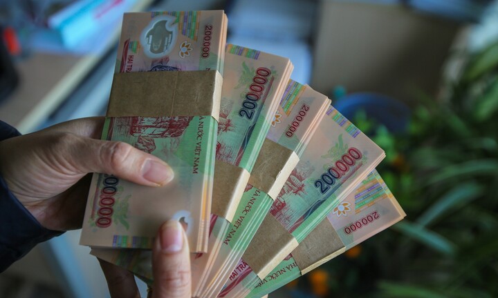 Bắt quả tang một nhà báo nhận 200 triệu đồng để gỡ tin