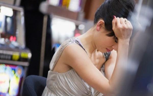 Góp tiền nuôi bố chồng, tôi bị chồng mắng 'nuôi ong tay áo'