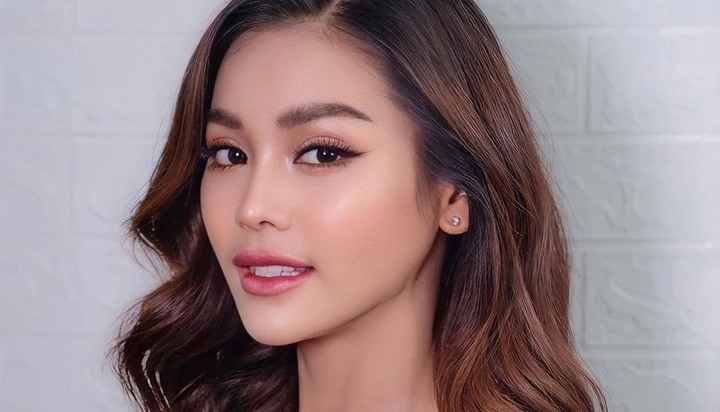 Được 10 người bảo vệ khi mua sắm, Hoa hậu Thái Lan 'chọc giận' dân mạng